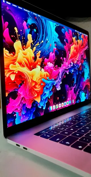 MACBOOK PRO i7 16GB