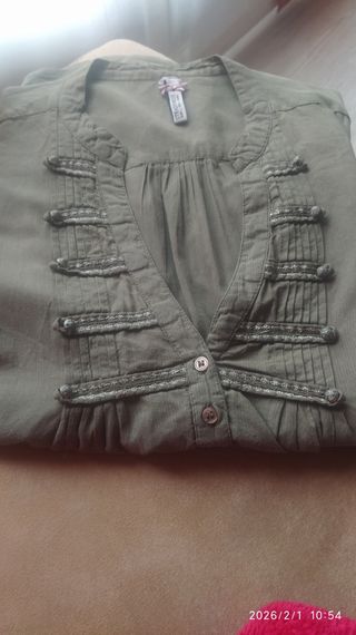 Camisa Stradivarius verde