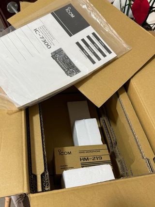 ICOM IC-7300 HF/50MHz ( En garantía Icom )