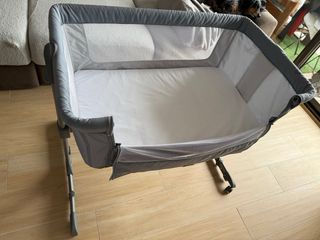 Cuna colecho Chicco gris