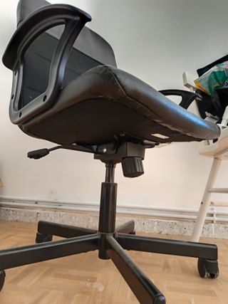 Silla de oficina ergonómica negra