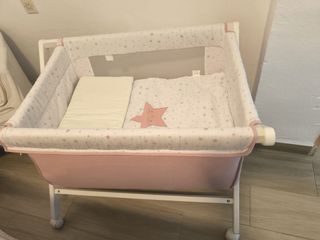 Minicuna rosa con estrellas