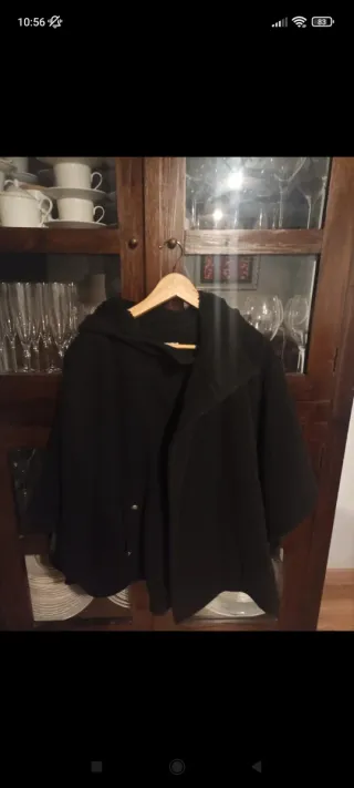 Abrigo capa negro talla única