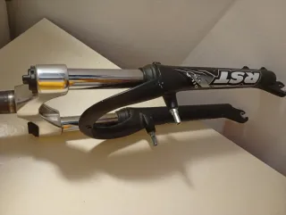 Horquilla RST GILA T8 Bicicleta