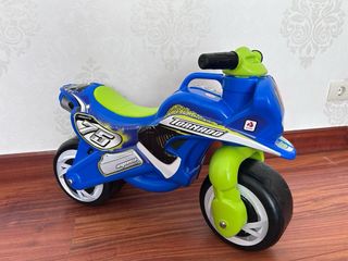 Moto correpasillos niño azul y verde