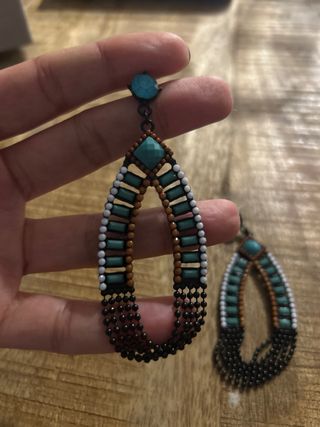 Pendientes largos con abalorios