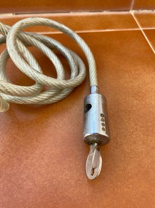 Candado de cable con llave
