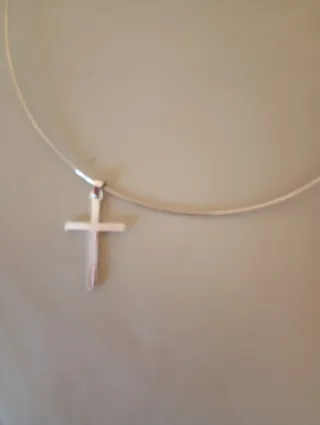 Girocollo con croce in acciaio