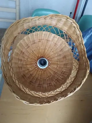 Lámpara de mimbre colgante