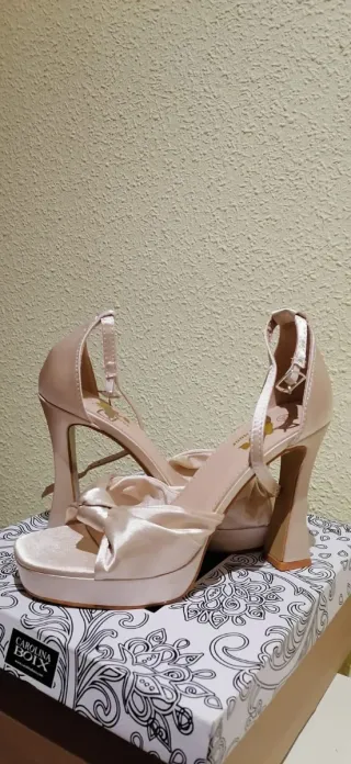 Sandalias tacón alto Carolina Boix beige