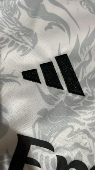 Camiseta Real Madrid Edición Especial Dragón