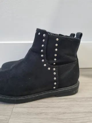 Botines niña negros con tachuelas