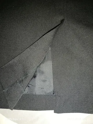 Falda negra elegante señora