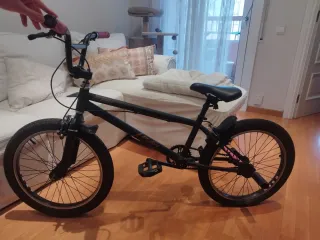 Bicicleta BMX Negra