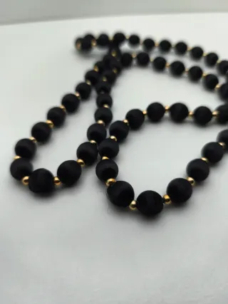 Collar Cuentas Seda Negra y Doradas