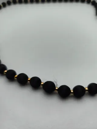 Collar Cuentas Seda Negra y Doradas