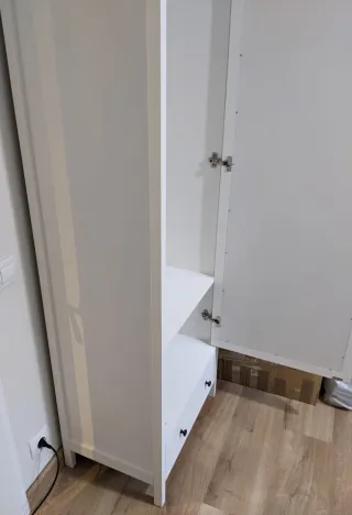 Armario recibidor JYSK TERPET blanco con espejo