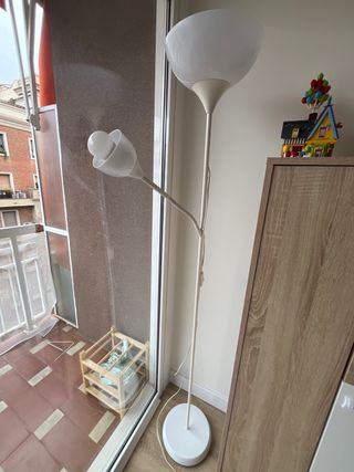 Lampada da terra moderna