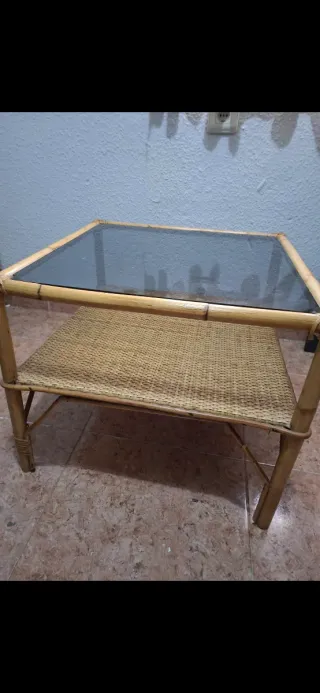 Mesa centro mimbre y cristal