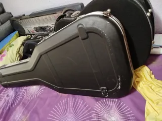 Guitarra Fender Squier Stratocaster+funda rígida