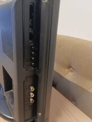 Televisión Oki 16 pulgadas