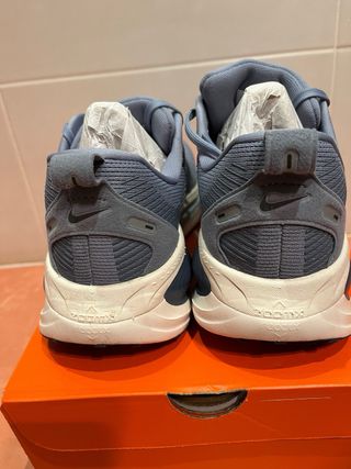 Nike Vomero 18 Talla 42