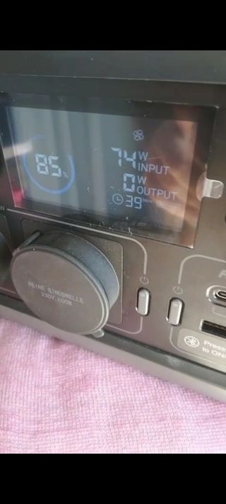 Estación Energía 600W + Panel Solar 100W