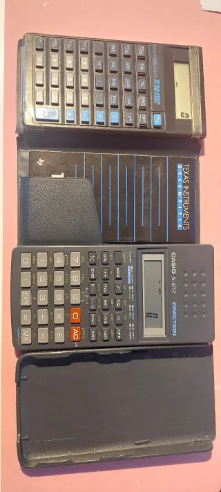 2 Calculadoras Texas & Casio