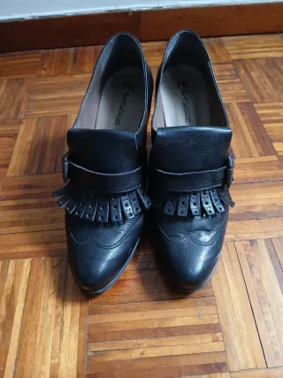Zapatos de tacón negros