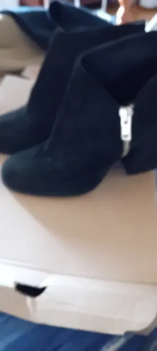 Botines Zara Tacón Cremallera Negra