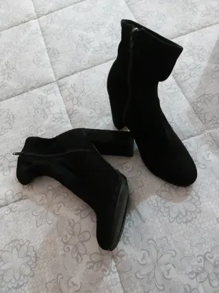 Botines de tacón negros