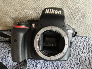 Nikon D3400 con 3 objetivos. 18-55, 18-200, 55-200