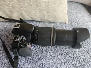 Nikon D3400 con 3 objetivos. 18-55, 18-200, 55-200