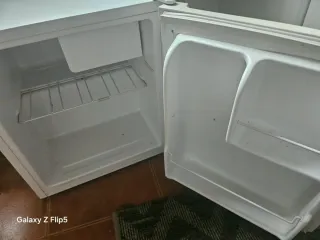 Frigorífico pequeño blanco