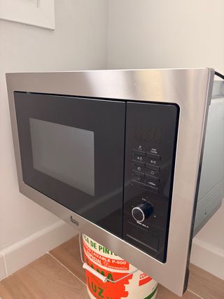 Microondas integrable Teka