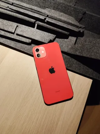iPhone 12 Rojo