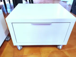 Mesitas de noche Banak blancas