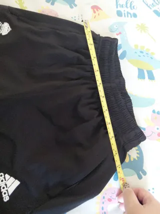 Chándal Real Madrid niño Adidas. Talla 8-10 aprox.