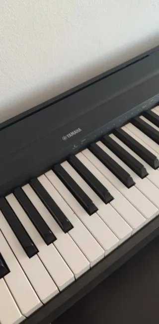 Piano Yamaha P45 B