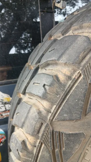 Neumático Kumho Roadventure MT 235 75 15 cn llanta