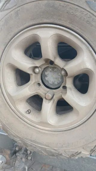 Neumático Kumho Roadventure MT 235 75 15 cn llanta