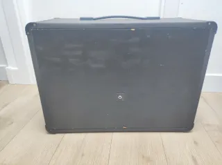 Pantalla de altavoz artesanal