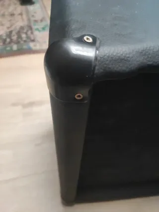 Pantalla de altavoz artesanal