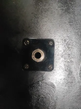 Pantalla de altavoz artesanal