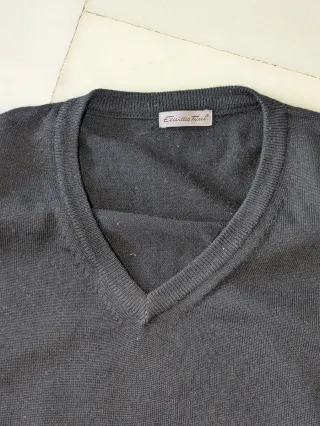 Jersey Emidio Tucci Negro Cuello Pico