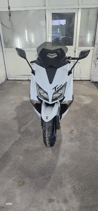 Yamaha T-MAX 530 Maxi Scooter