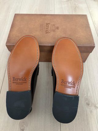 Zapatos Berwick Florentic Burdeos talla 41.