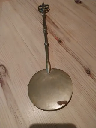 Pala de bronce antigua