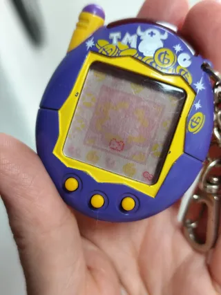 Tamagotchi keitai akai