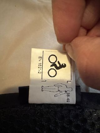 Espaldera Dainese Negra